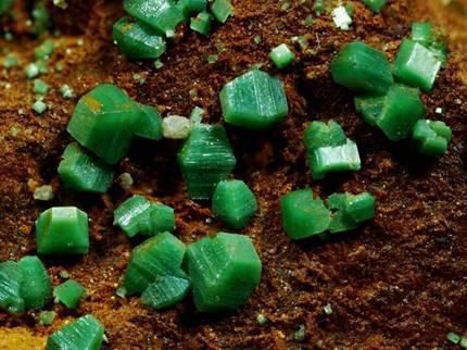 地球上最危险的东西!造核弹 也造玻璃